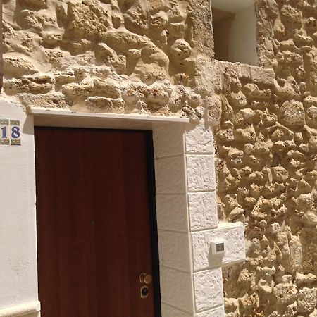 Casa Petra - Mini Open Space Apartment Brindisi Luaran gambar